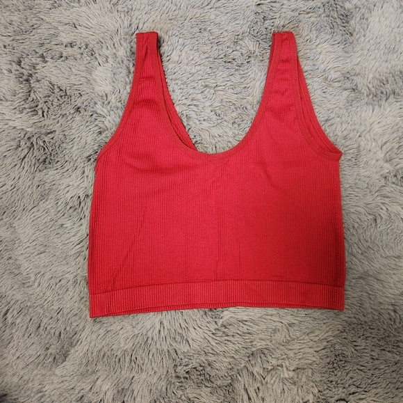 Colsie Red Ribbed Crop Top - Picture 2 of 3